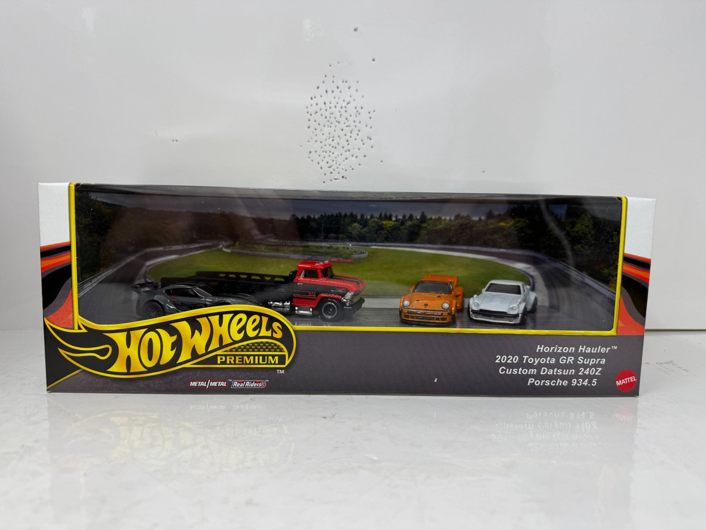 Hot Wheels Premium Track Day 4-Pack Collector Diorama Set 1:64 Diecast
