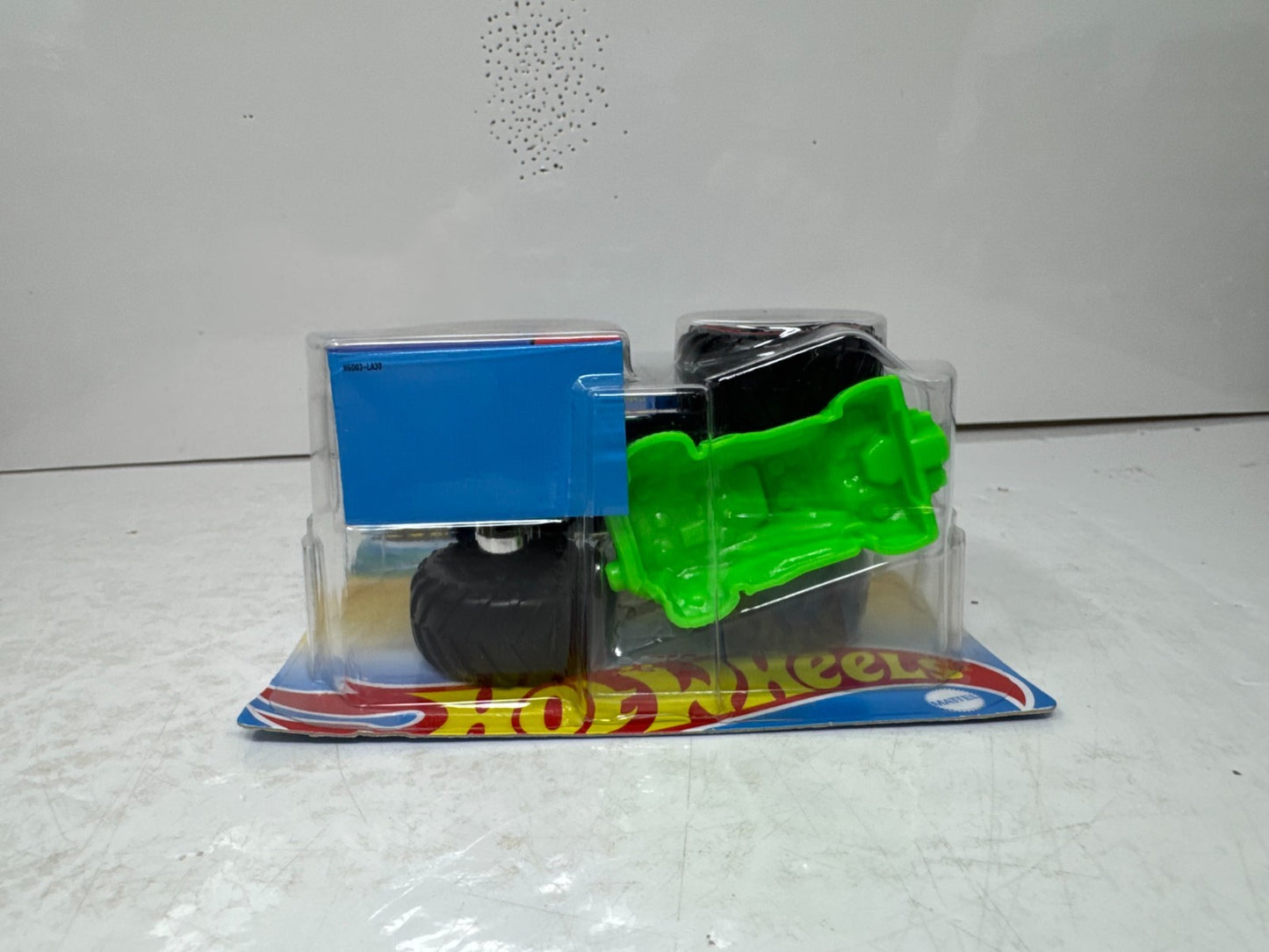 Hot Wheels Monster Trucks Treasure Hunt Phil’s Volkswagen Drag Bus 1:64 Diecast