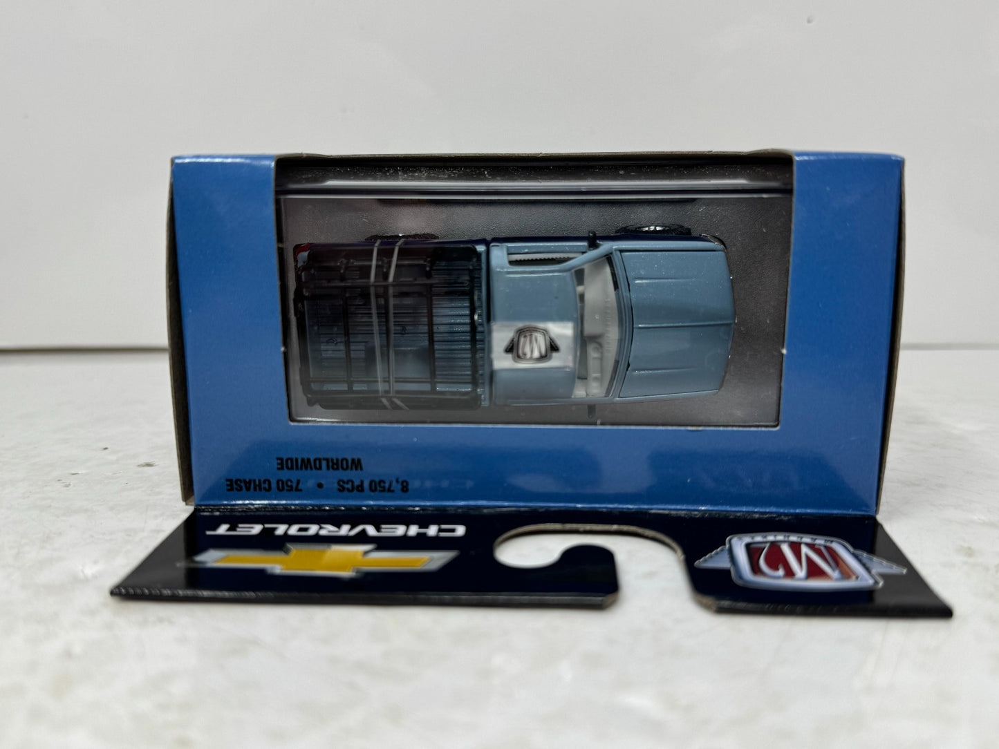 M2 Machines 1993 Chevrolet Silverado 1500 4x4 1:64 Diecast