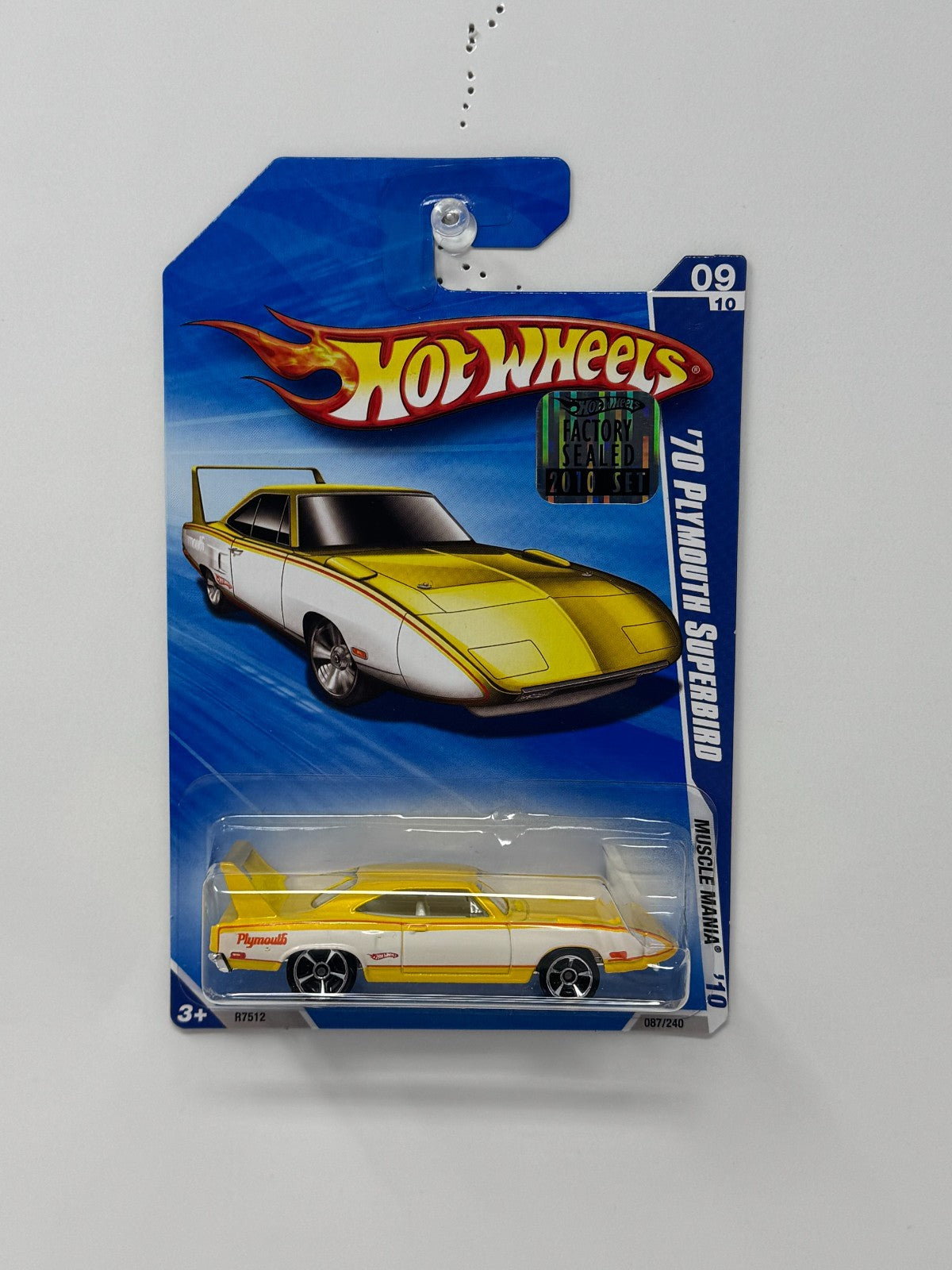 Hot Wheels Muscle Mania 1970 Plymouth Superbird 1:64 Diecast Factory Sealed