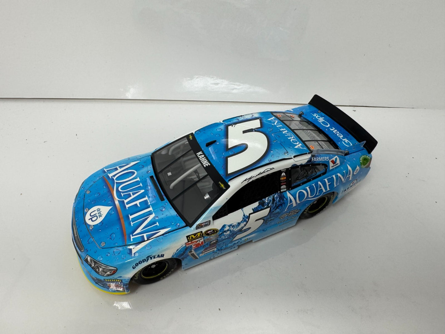 Lionel NASCAR #5 Kasey Kahne Aquafina 2015 SS 1:24 Diecast