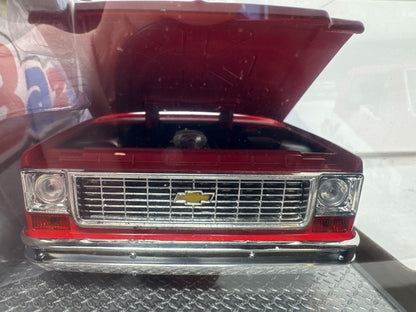 M2 Machines Bazooka 1973 Chevrolet Cheyenne 10 Squarebody 1:24 Diecast