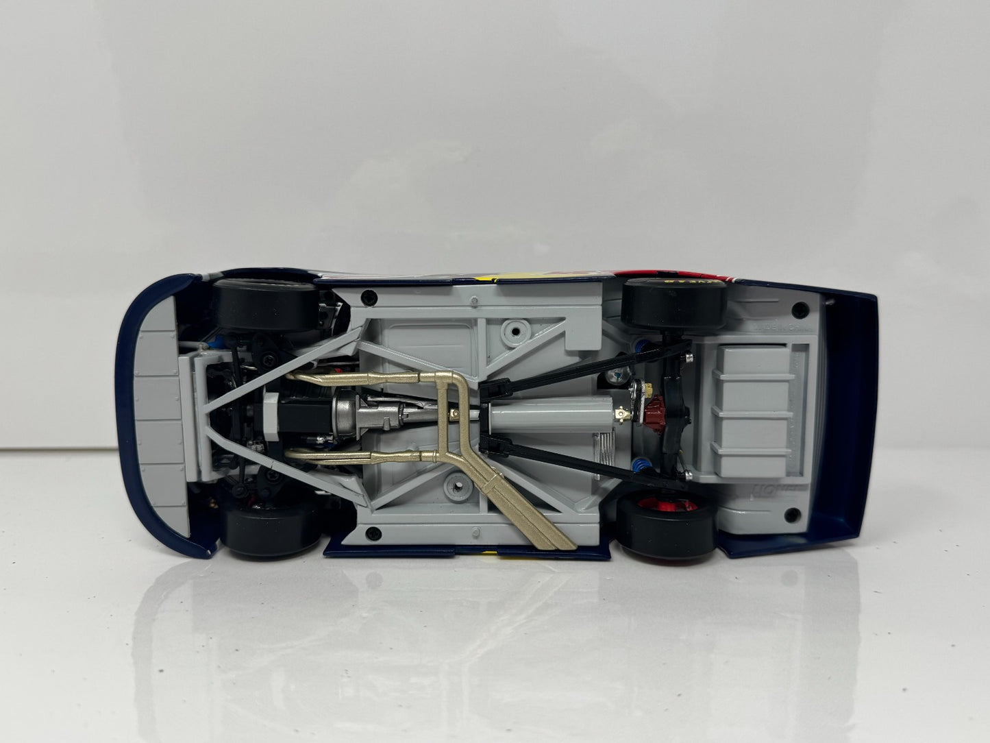 Lionel NASCAR Kasey Kahne #4 Red Bull 2011 Toyota Camry 1:24 Diecast