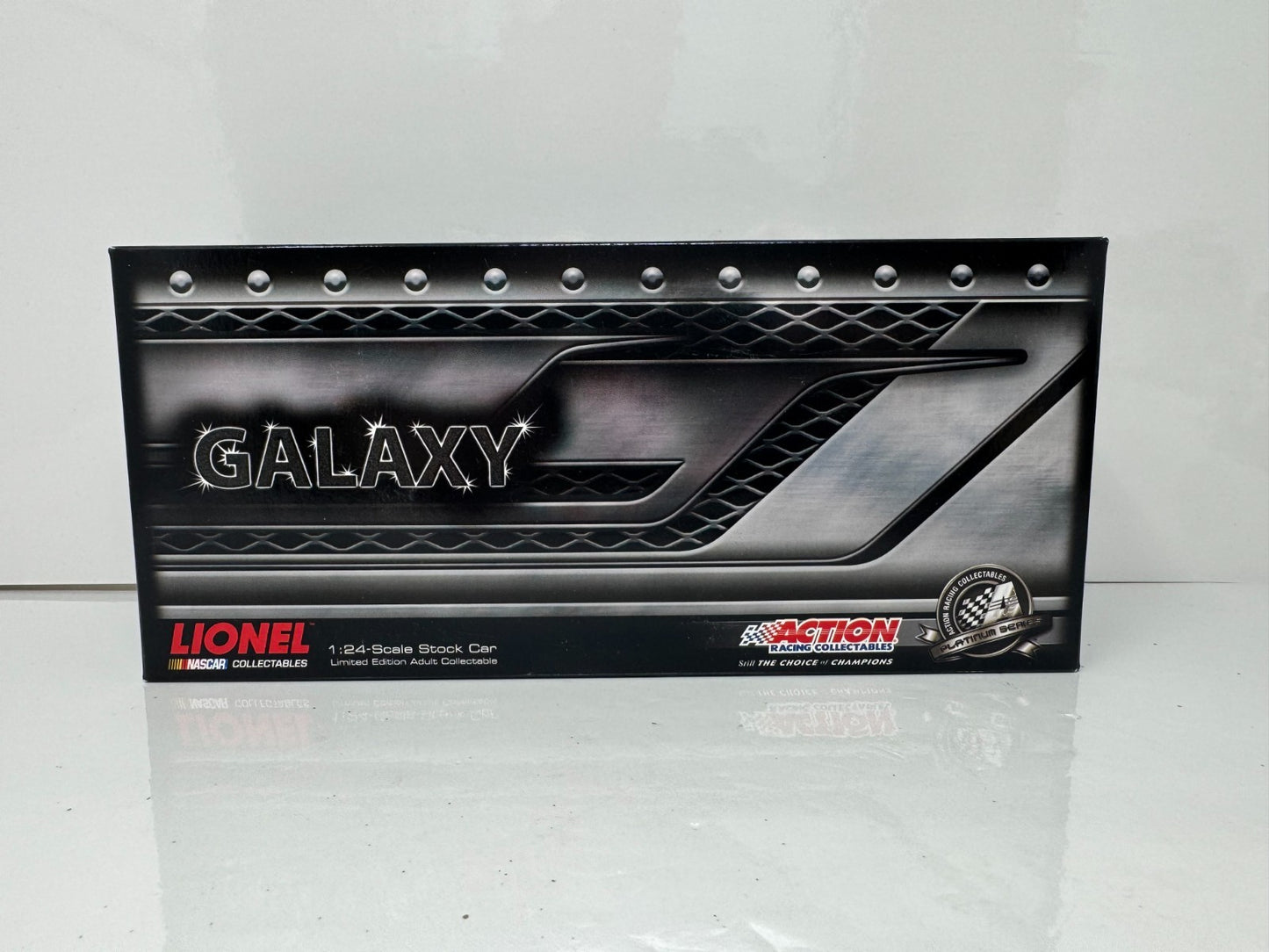 Lionel NASCAR Kasey Kahne #5 Quaker State Galaxy 2012 Chevy Impala 1:24 Diecast