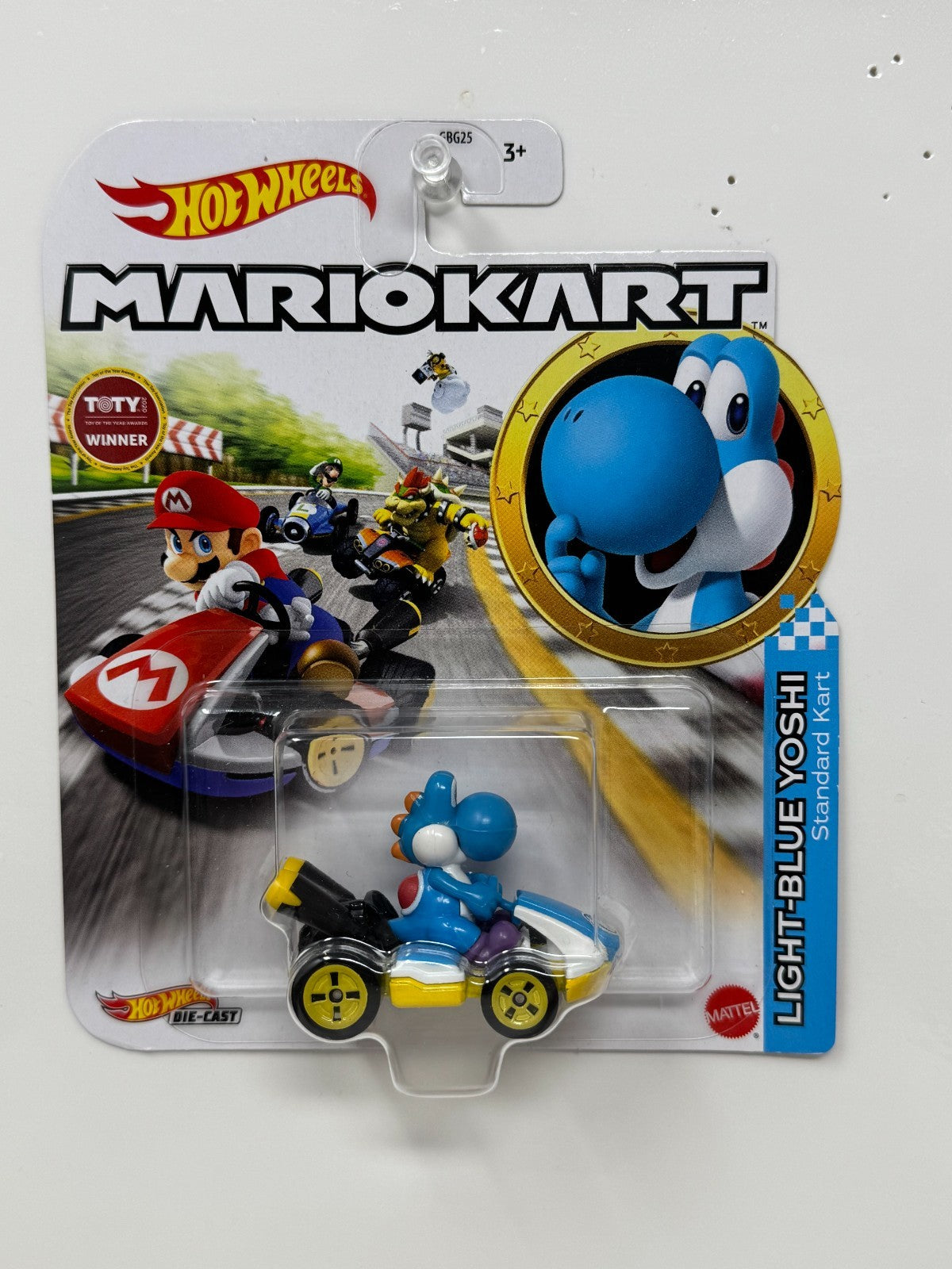 Hot Wheels Mario Kart Light-Blue Yoshi Standard Kart 1:64 Diecast