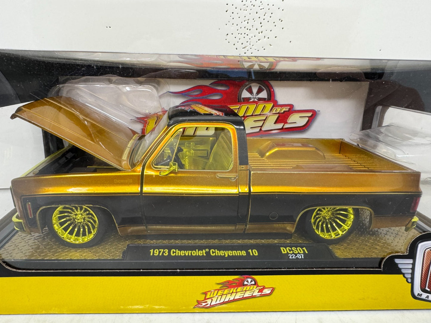 M2 Machines 1973 Chevrolet Cheyenne 10 Truck Weekend of Wheels 1:24 Diecast