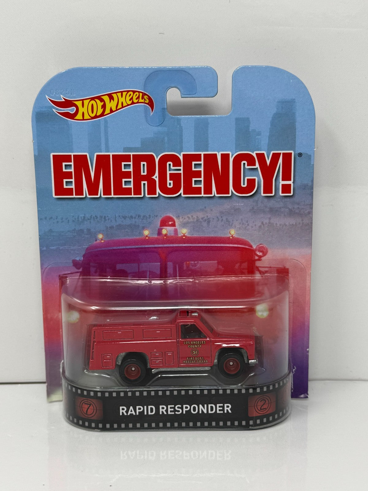 Hot Wheels Retro Entertainment Emergency! Rapid Responder 1:64 Diecast