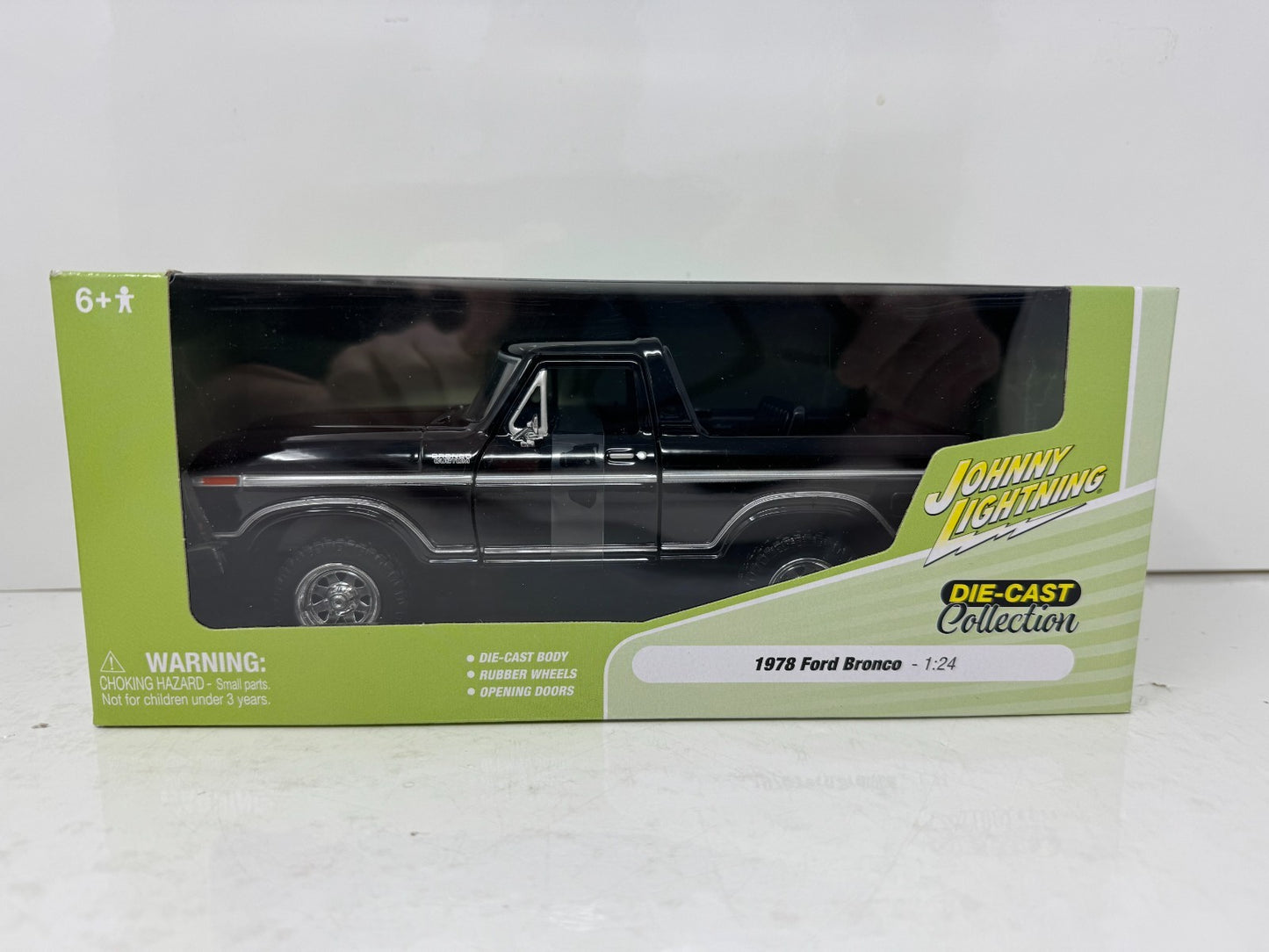 Johnny Lightning 1978 Ford Bronco 1:24 Diecast