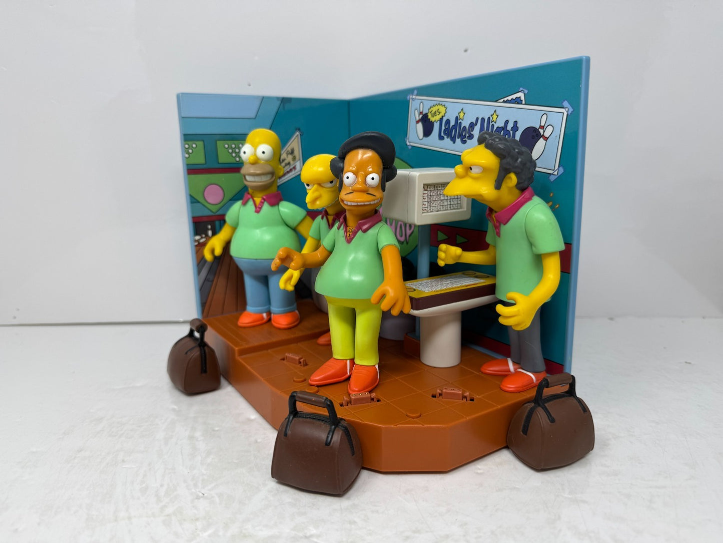 Simpsons World of Springfield Barney's Bowl-A-Rama Pin Pals Playmates Playset
