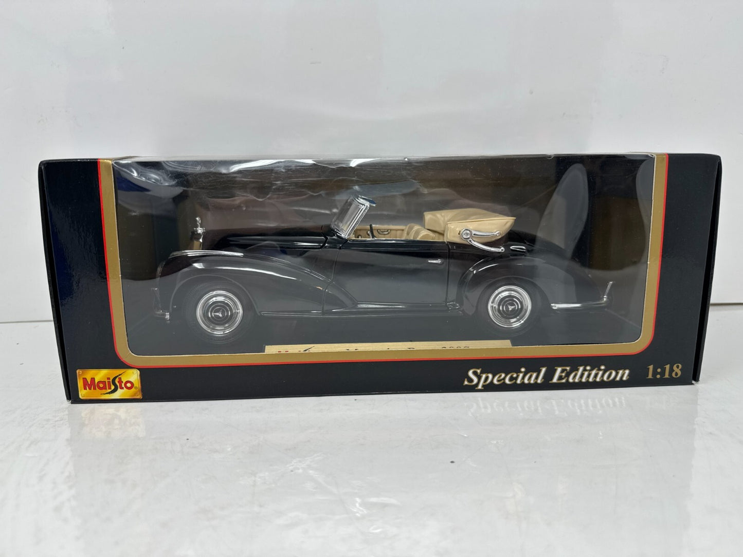 Maisto 1955 Mercedes-Benz 300S Special Edition 1:18 Diecast