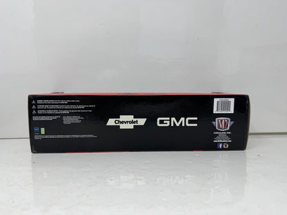 M2 Machines Auto Haulers 1976 GMC Sierra Grande & Chevrolet Van G10 1:64 Diecast