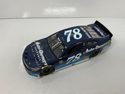 Lionel NASCAR Martin Truex Jr. #78 Auto Insurance 2016 Toyota Camry 1:24 Diecast