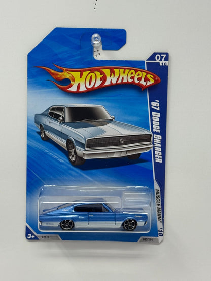 Hot Wheels Muscle Mania 1969 Dodge Charger 1:64 Diecast Blue White