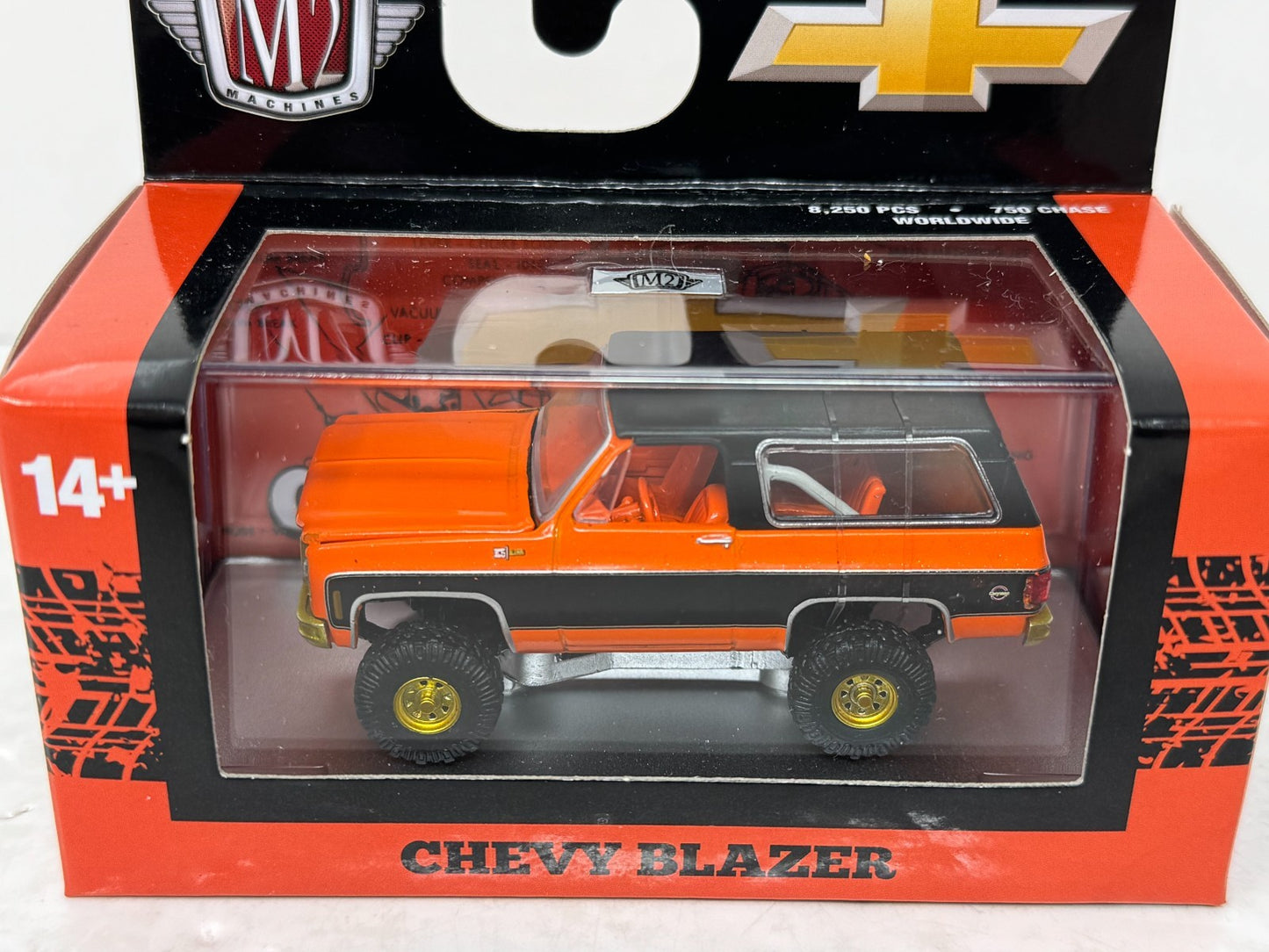 M2 Machines 1974 Chevrolet K5 Blazer 4x4 CHASE 1:64 Diecast