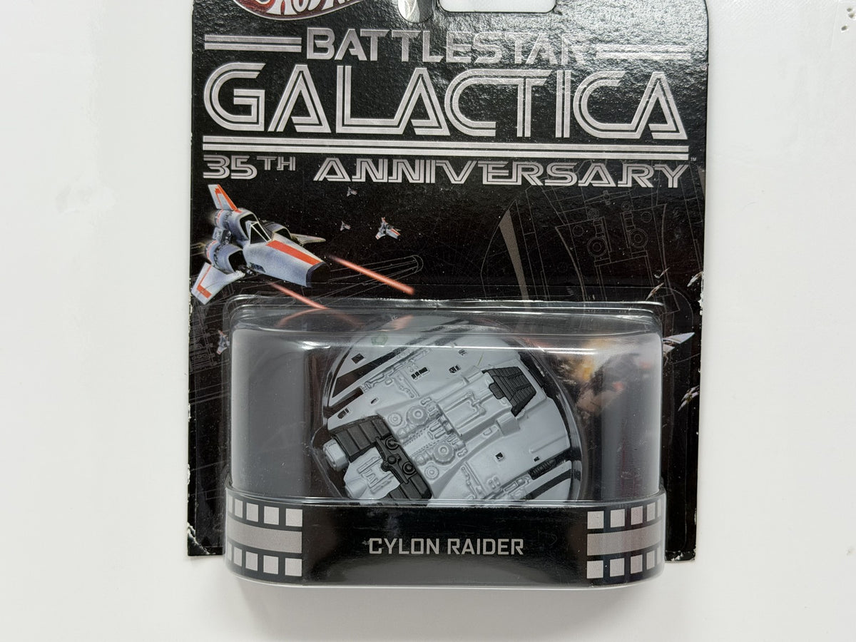Hot Wheels Retro Entertainment Battlestar Galactica Cylon Raider 1:64 Diecast