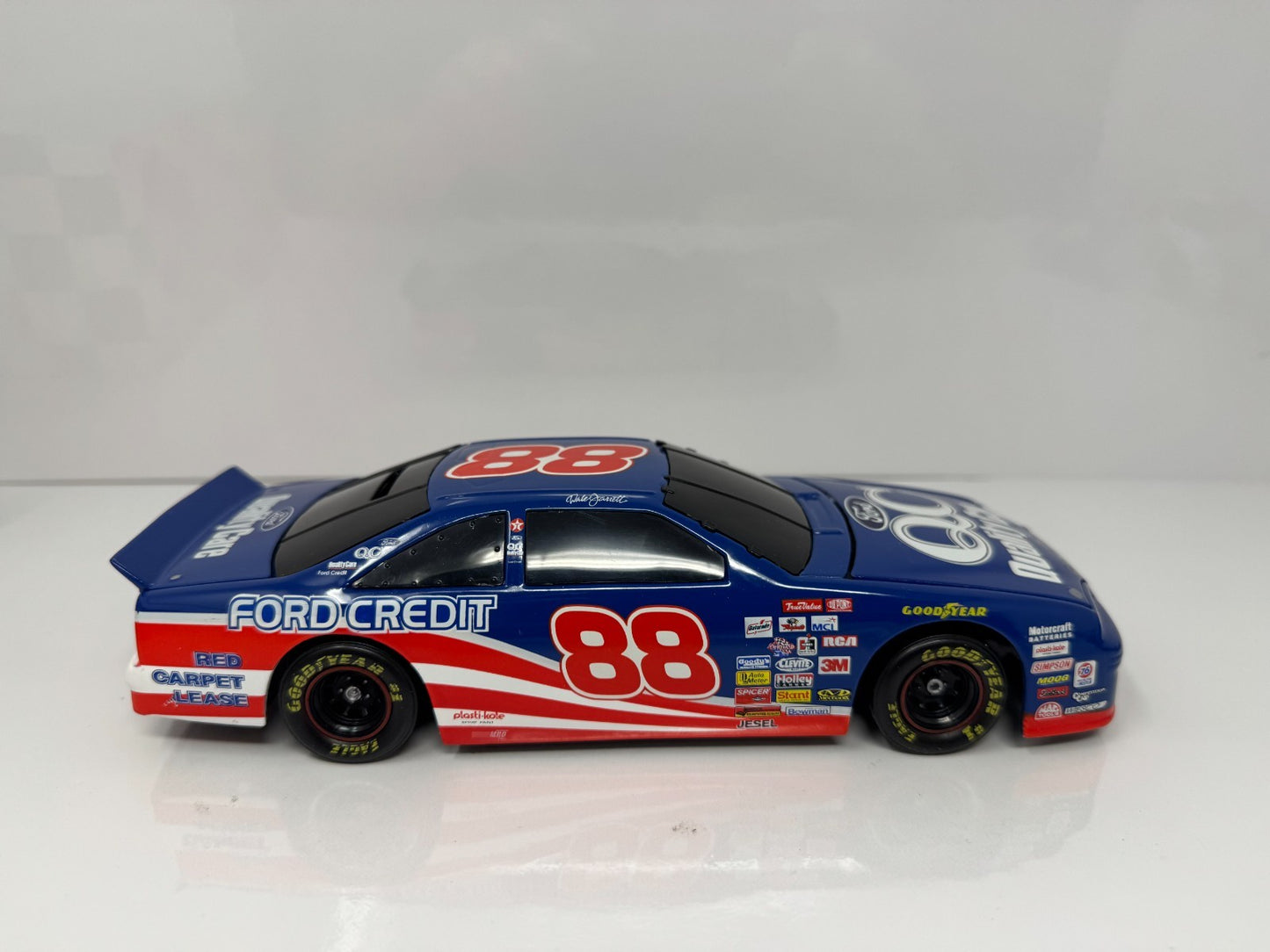 Action NASCAR Dale Jarrett #88 Quality Care 1997 Thunderbird BANK 1:24 Diecast