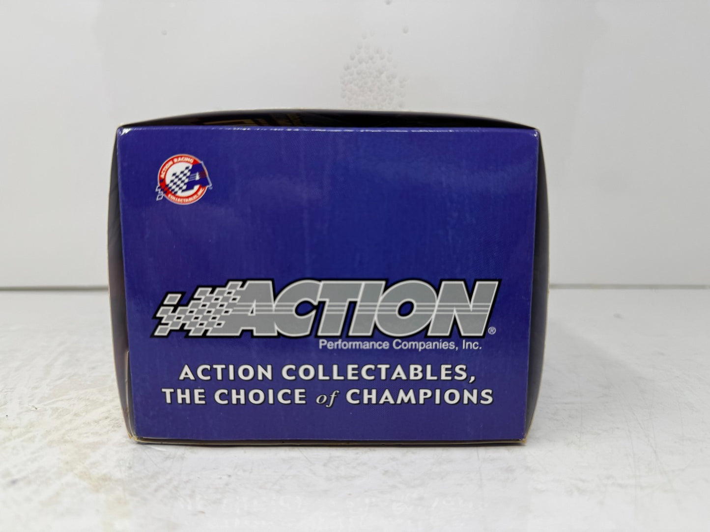 Action Nascar #48 Jimmie Johnson Lowe's Power of Pride 2002 Chevy 1:24 Diecast