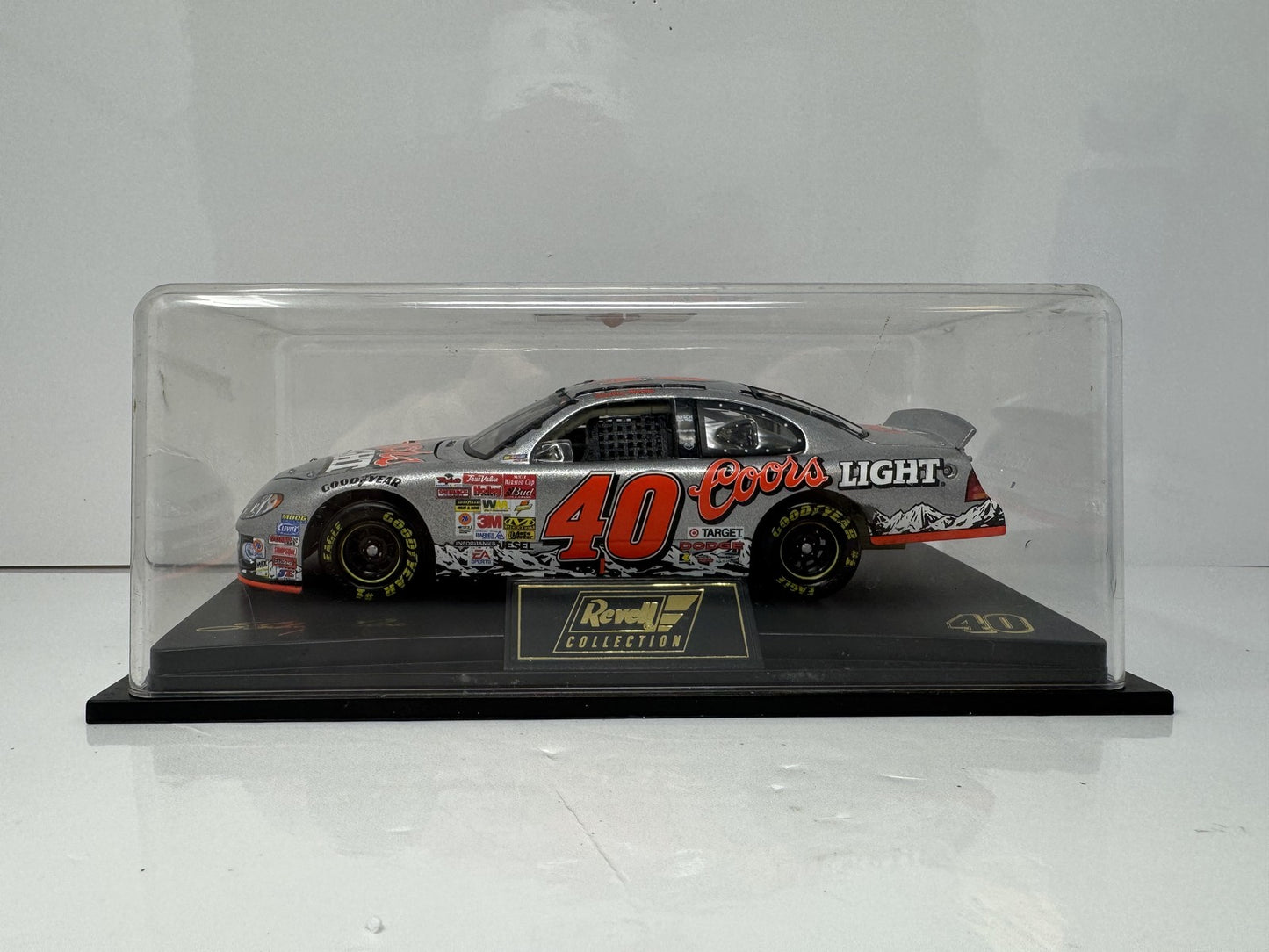 Revell Nascar Sterling Martin #40 Coors Raced Version 2002 Dodge 1:24 Diecast