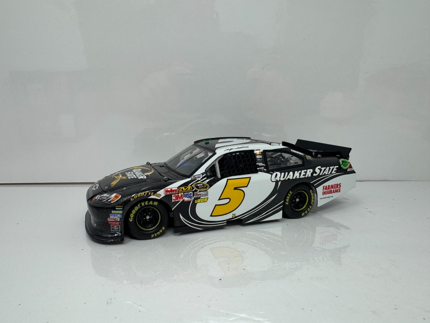 Lionel NASCAR Kasey Kahne #5 Quaker State Galaxy 2012 Chevy Impala 1:24 Diecast