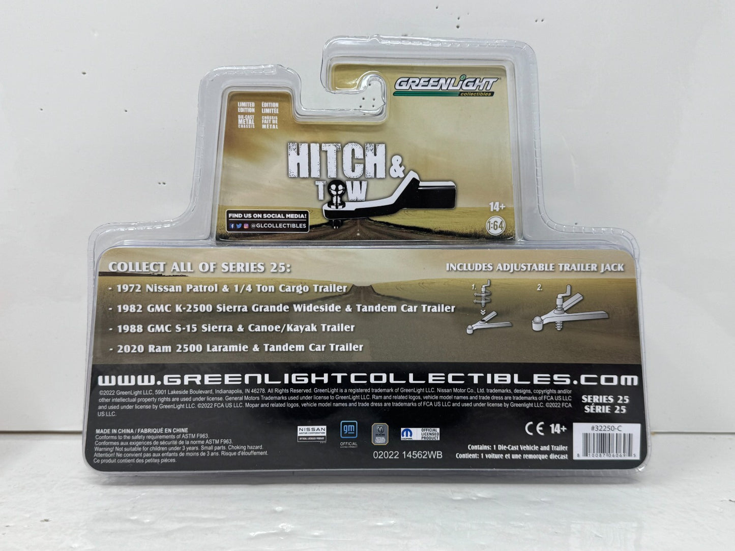 Greenlight Hitch & Tow 1988 GMC S-15 Sierra & Canoe Trailer CHASE 1:64 Diecast