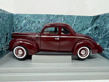 Ertl American Muscle 1940 Ford Deluxe Coupe 1:18 Diecast