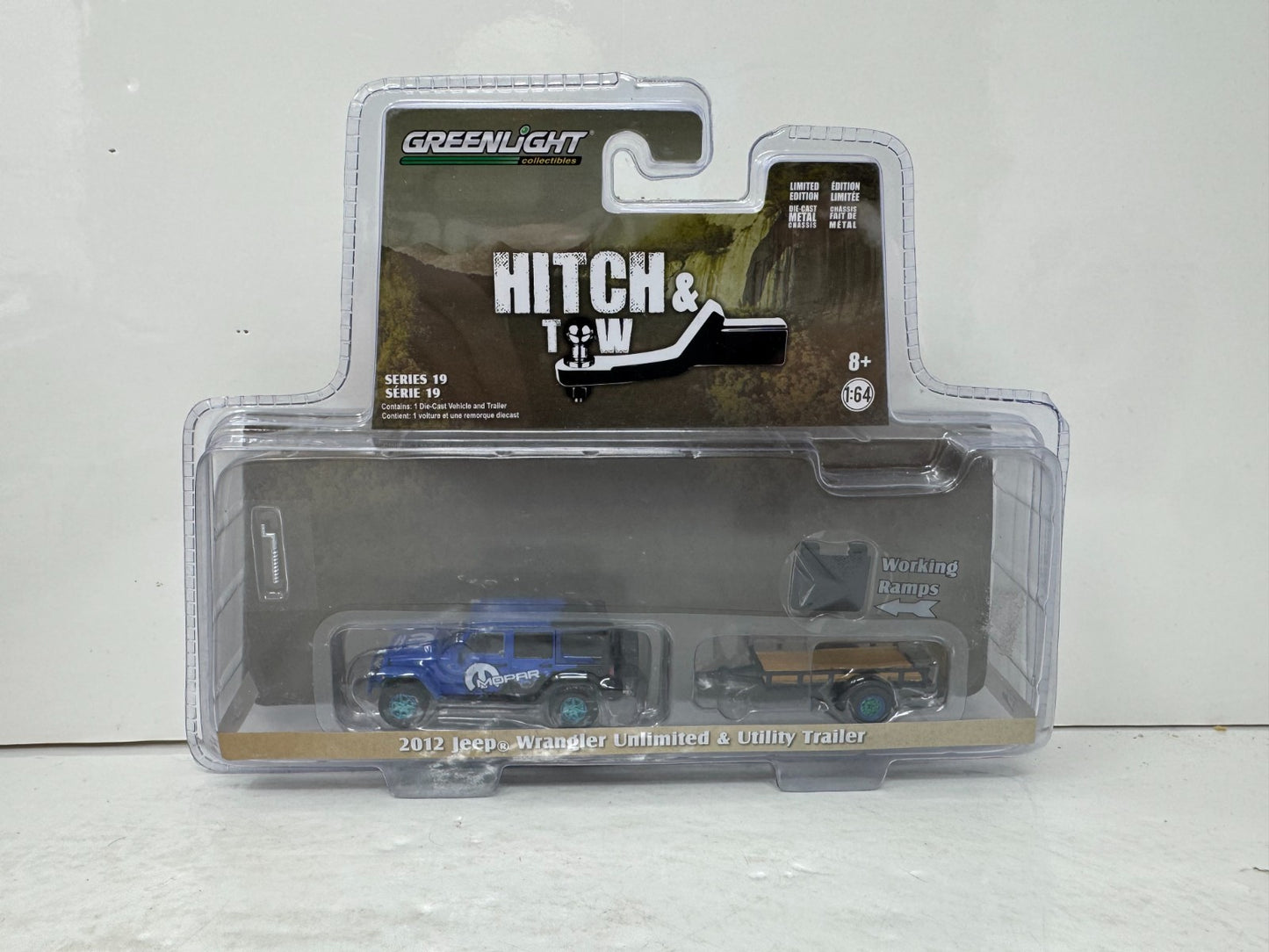 Greenlight Hitch & Tow 2012 Jeep Wrangler & Utility Trailer CHASE 1:64 Diecast