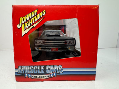 Johnny Lightning Muscle Cars Collection 1969 Dodge Super Bee 1:18 Diecast