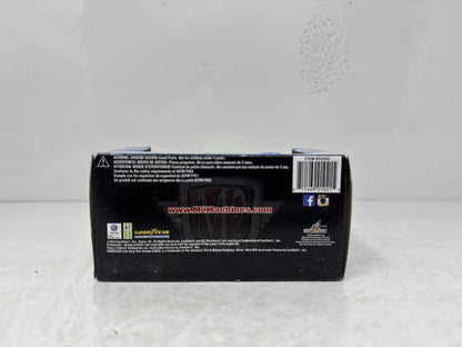 M2 Machines Auto Thentics 1960 Volkswagen VW Delivery Van USA Model 1:64 Diecast