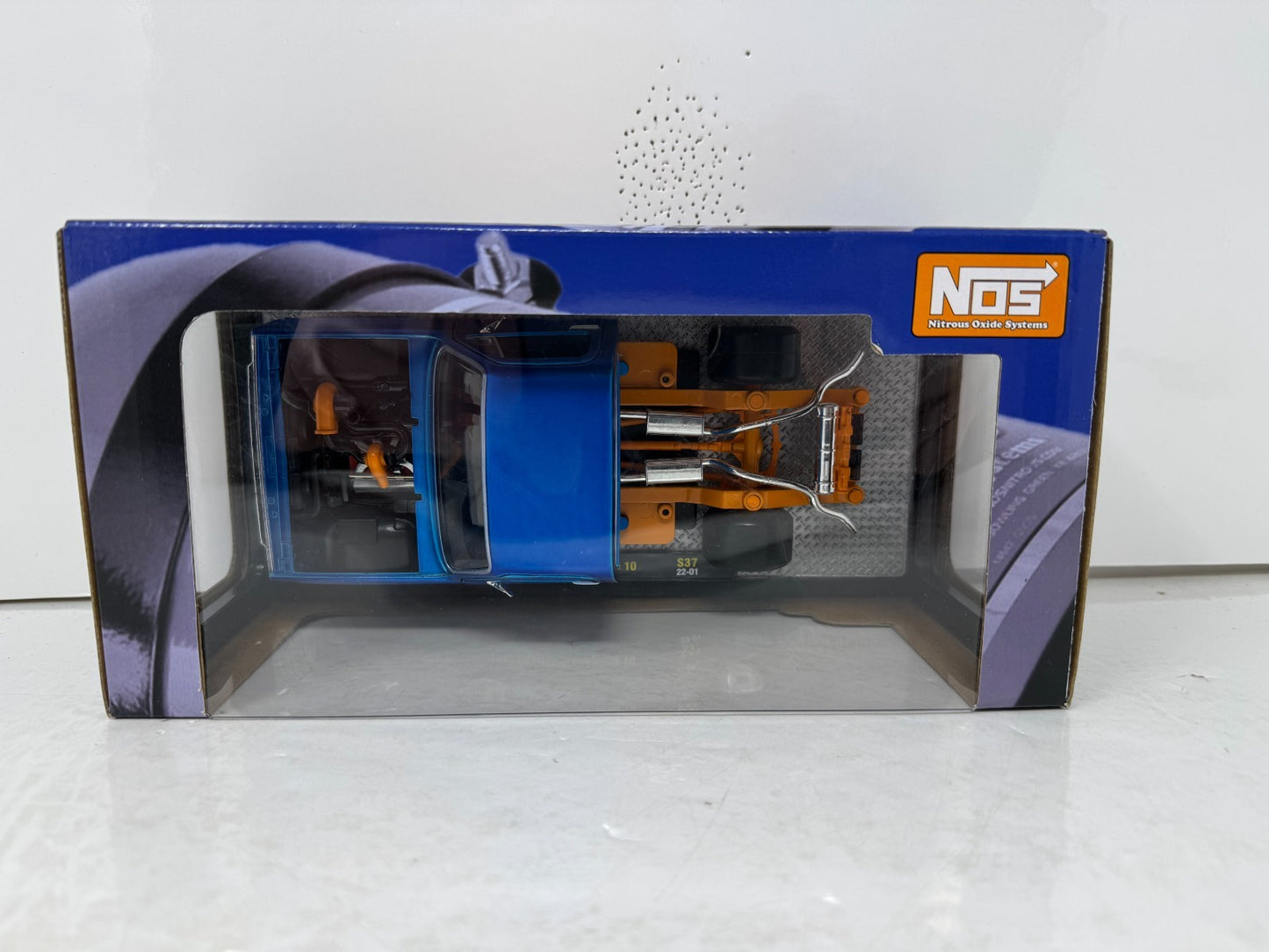 M2 Machines 1973 Chevrolet Cheyenne 10 NOS Nitrous Oxide 1:24 Diecast