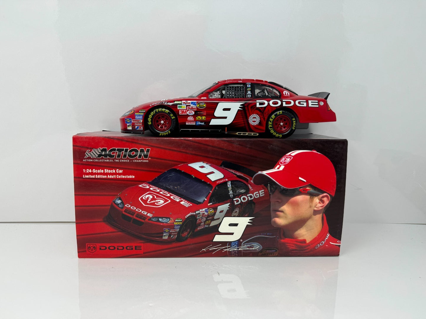 Action NASCAR Kasey Kahne #9 Dodge Dealers 2004 Intrepid 1:24 Diecast