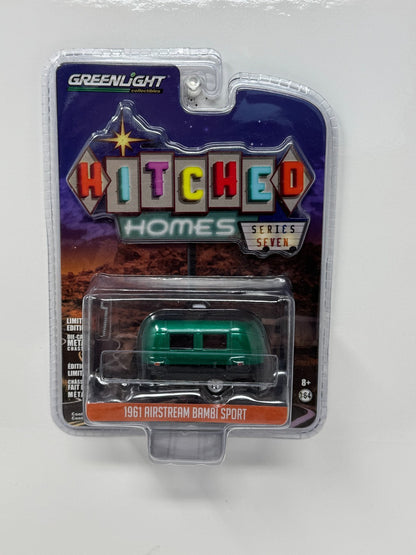 Greenlight Hitched Homes 1961 Airstream Bambi Sport Trailer CHASE 1:64 Diecast
