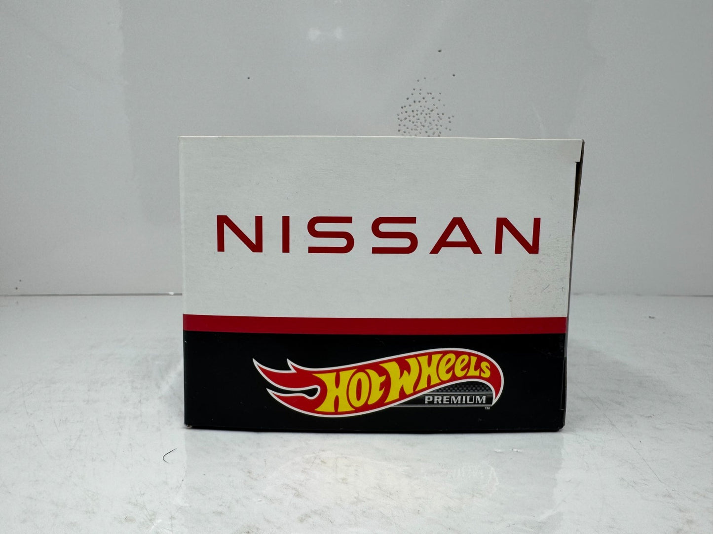 Hot Wheels Premium Nissan 4-Pack Collector Diorama Set 1:64 Diecast
