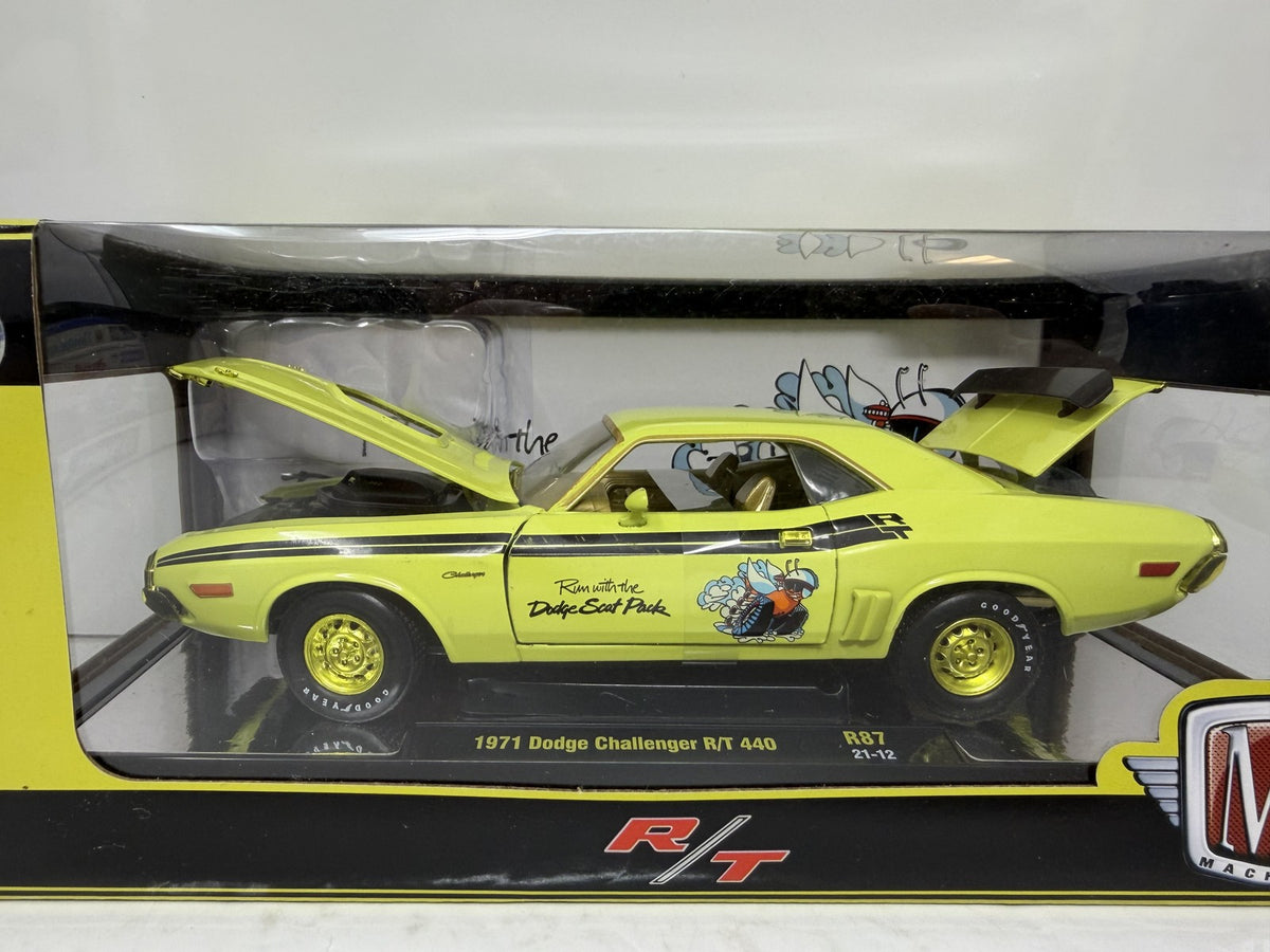 M2 Machines Scat Pack 1971 Dodge Challenger R/T 440 CHASE 1:24 Diecast Yellow