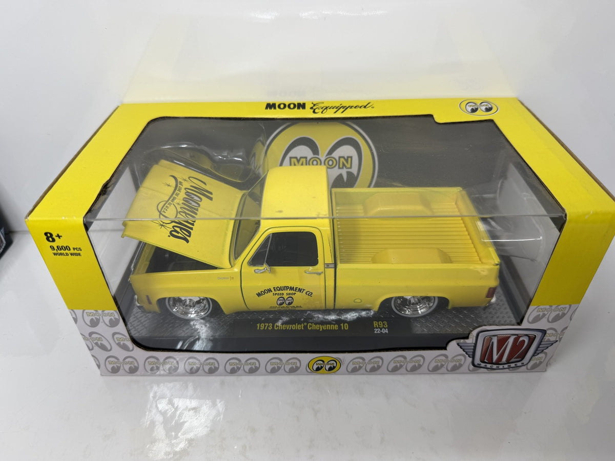 M2 Machines Mooneyes 1973 Chevrolet Cheyenne 10 1:24 Diecast Yellow