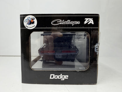 M2 Machines Dodge 1970 Dodge Challenger T/A CHASE 1:24 Diecast Black