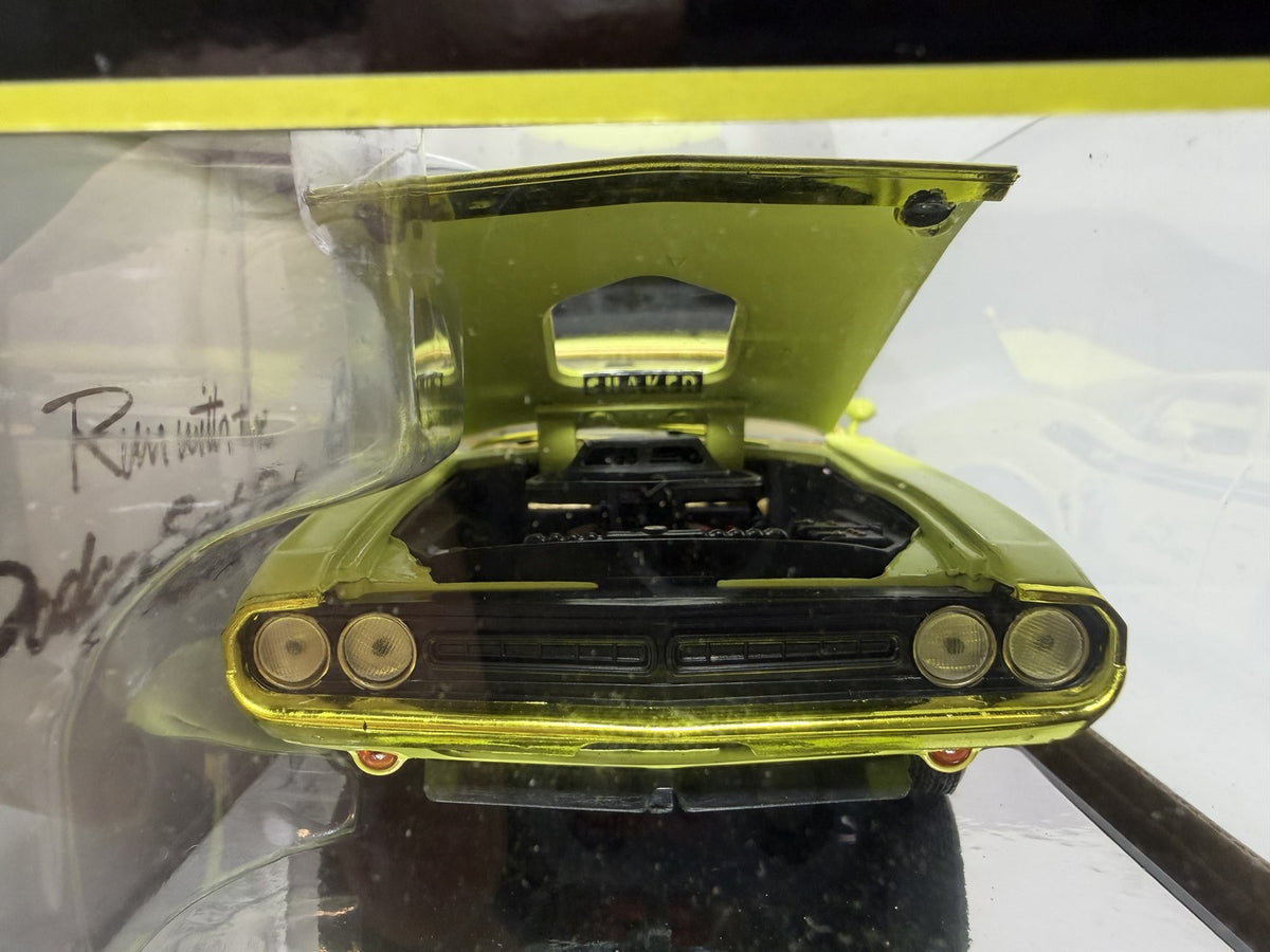 M2 Machines Scat Pack 1971 Dodge Challenger R/T 440 CHASE 1:24 Diecast Yellow