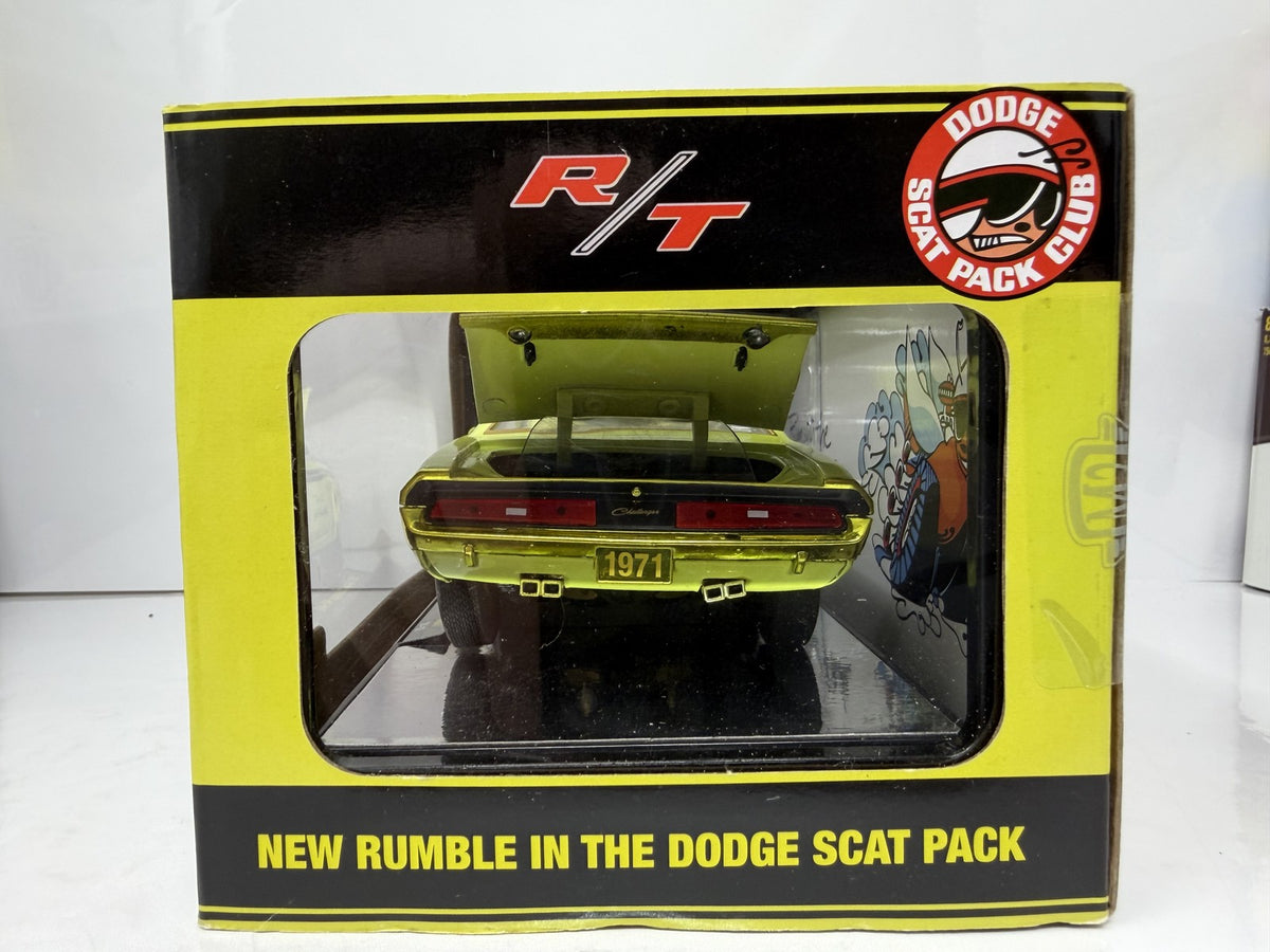 M2 Machines Scat Pack 1971 Dodge Challenger R/T 440 CHASE 1:24 Diecast Yellow