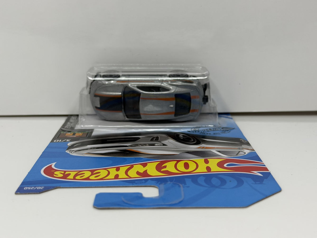 Hot Wheels Dream Garage 2018 Chevrolet COPO Camaro SS 1:64 Diecast Silver