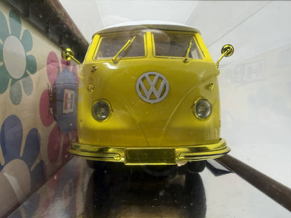 M2 Machines Hurst 1960 Volkswagen Delivery Van CHASE 1:24 Diecast Yellow