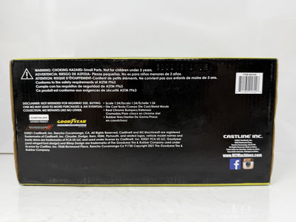 M2 Machines Scat Pack 1971 Dodge Challenger R/T 440 CHASE 1:24 Diecast Yellow