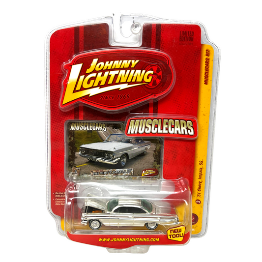 Johnny Lightning Musclecars '61 Chevy Impala SS 1:64 Diecast