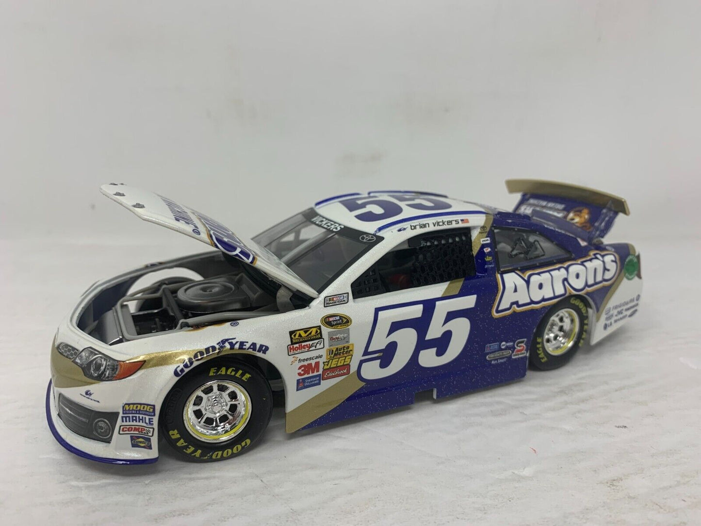 Lionel Racing Nascar #55 Brian Vickers Aaron's 2014 Toyota Camry 1:24 Diecast