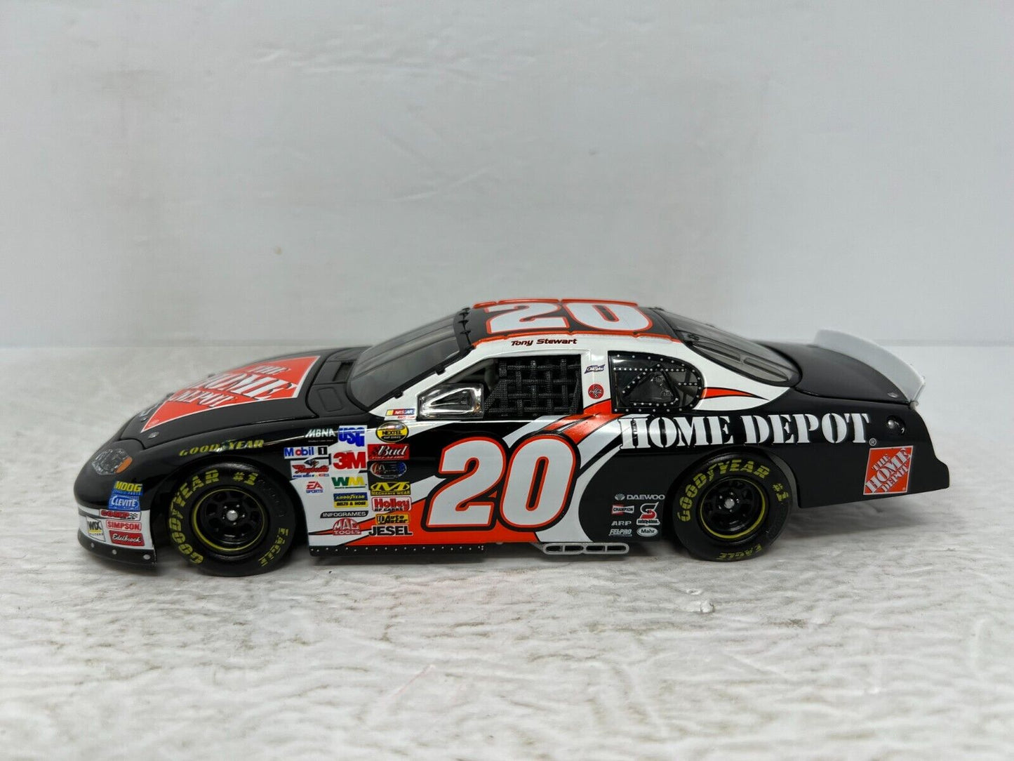 Action Nascar #20 Tony Stewart Home Depot Reverse Paint 2004 Chevy 1:24 Diecast