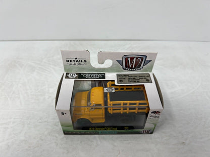 M2 Machines Auto-Trucks 1970 Chevrolet C60 Truck R48 1:64 Diecast