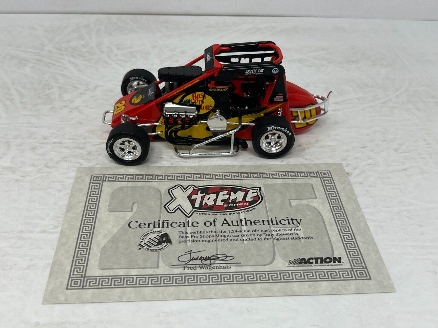 Action Nascar #20 Tony Stewart Bass Pro GM Dealers 2005 Midget 1:24 Diecast