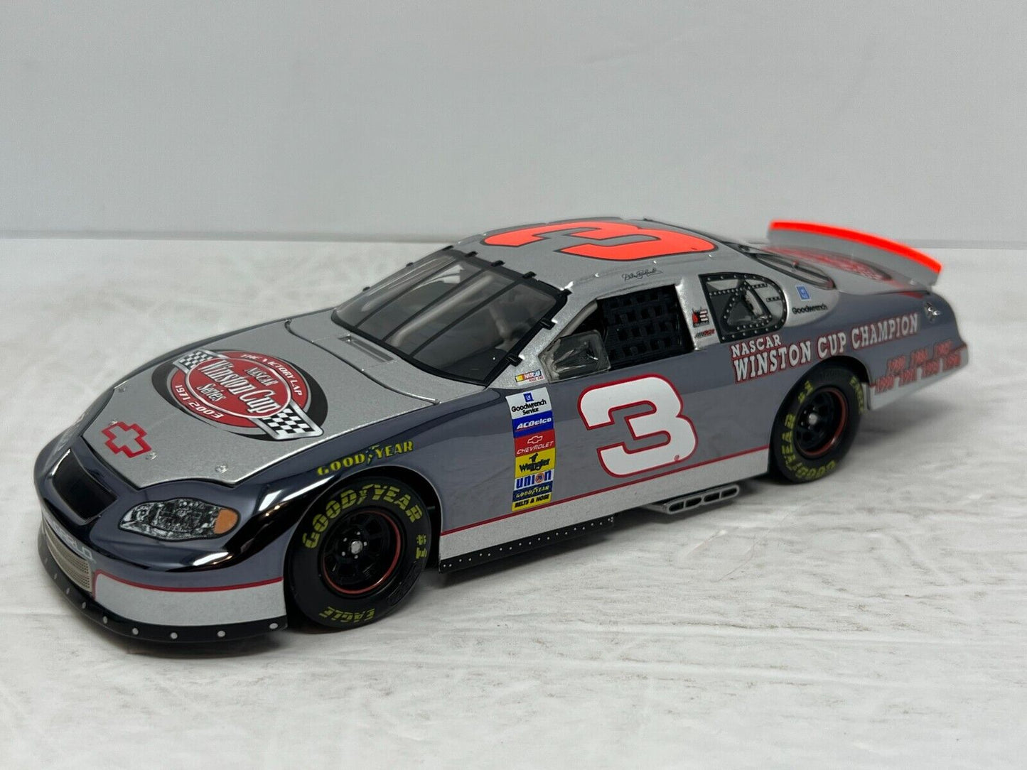 Action Nascar Dale Earnhardt Sr. Victory Lap 7x Champion GM Dealers 1:24 Diecast