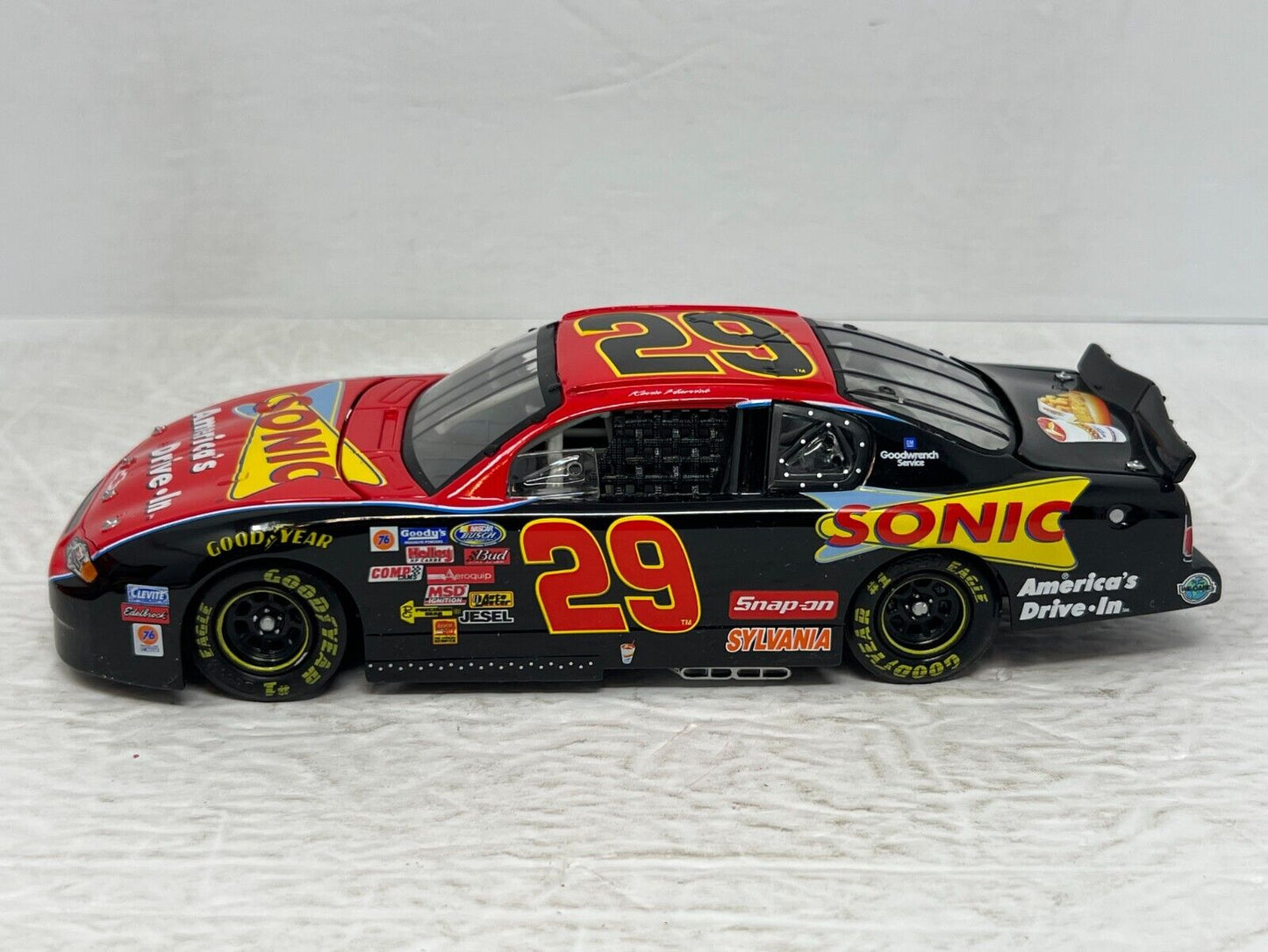 Action Nascar #29 Kevin Harvick Sonic GM Dealers 2002 Monte Carlo 1:24 Diecast