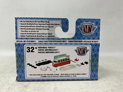 M2 Machines Auto-Thentics 1960 VW Delivery Van USA Model VW06 1:64 Diecast