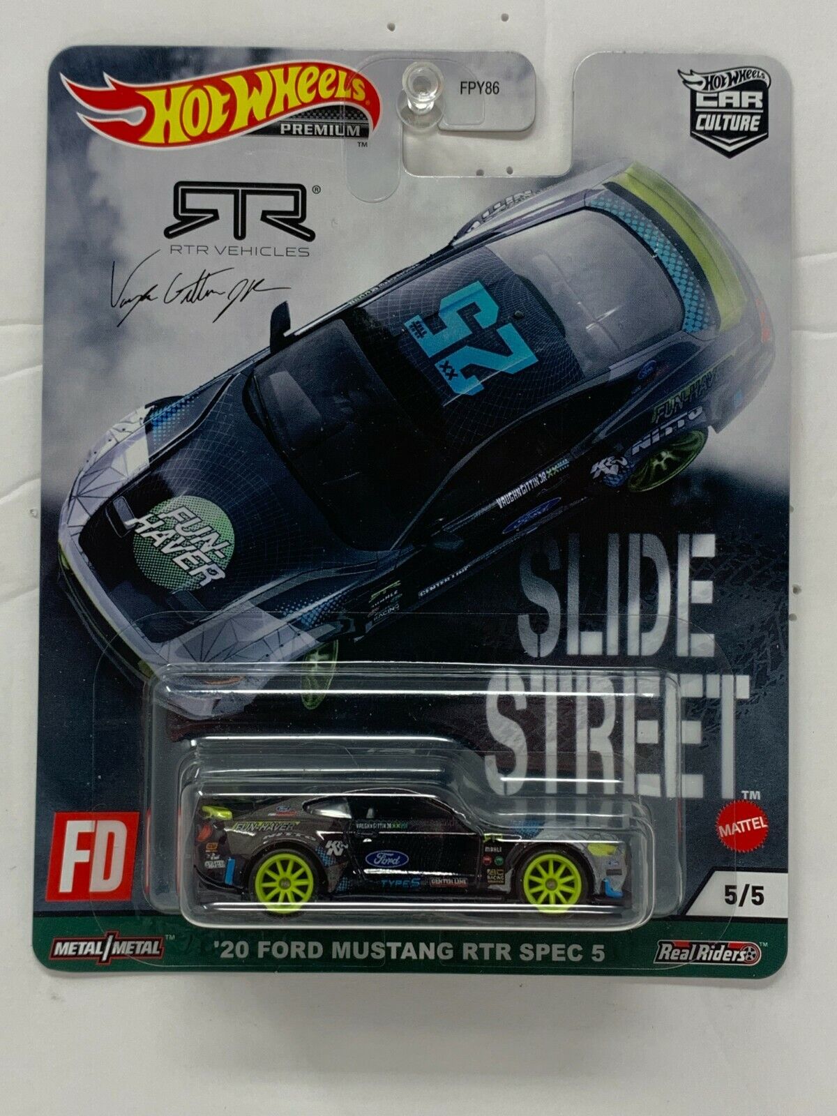 Hot Wheels Premium Slide Street '20 Ford Mustang RTR Spec 5 1:64 Diecast