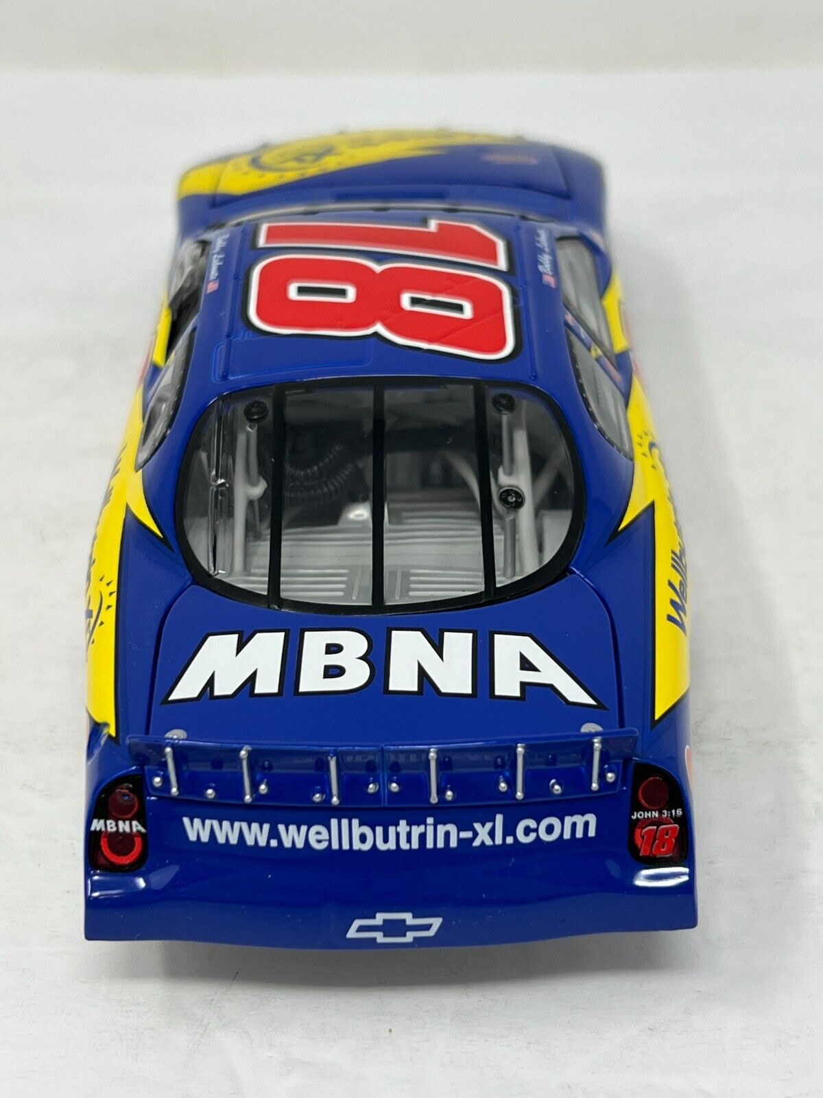 Action Nascar #18 Bobby Labonte 2004 Chevy Monte Carlo 1:24 Diecast